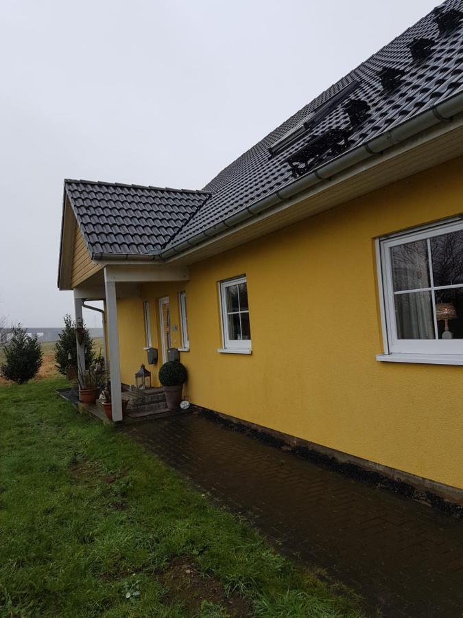 Grosse Ferienwohnung Heiligenstedten Exterior photo